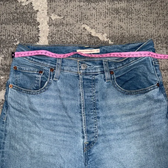 Levi's Women’s Ribcage Straight Ankle Jeans - Picture 5 of 9